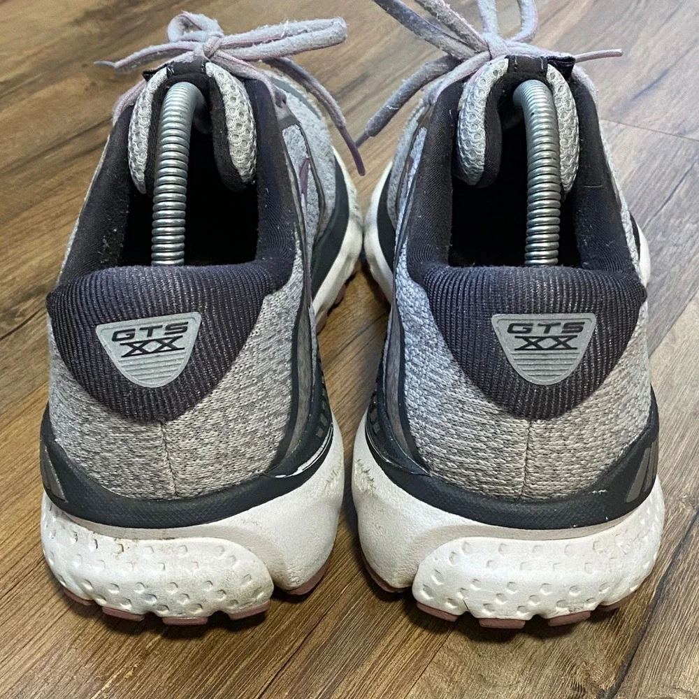 Brooks Women's Gray and Purple Running Sneakers